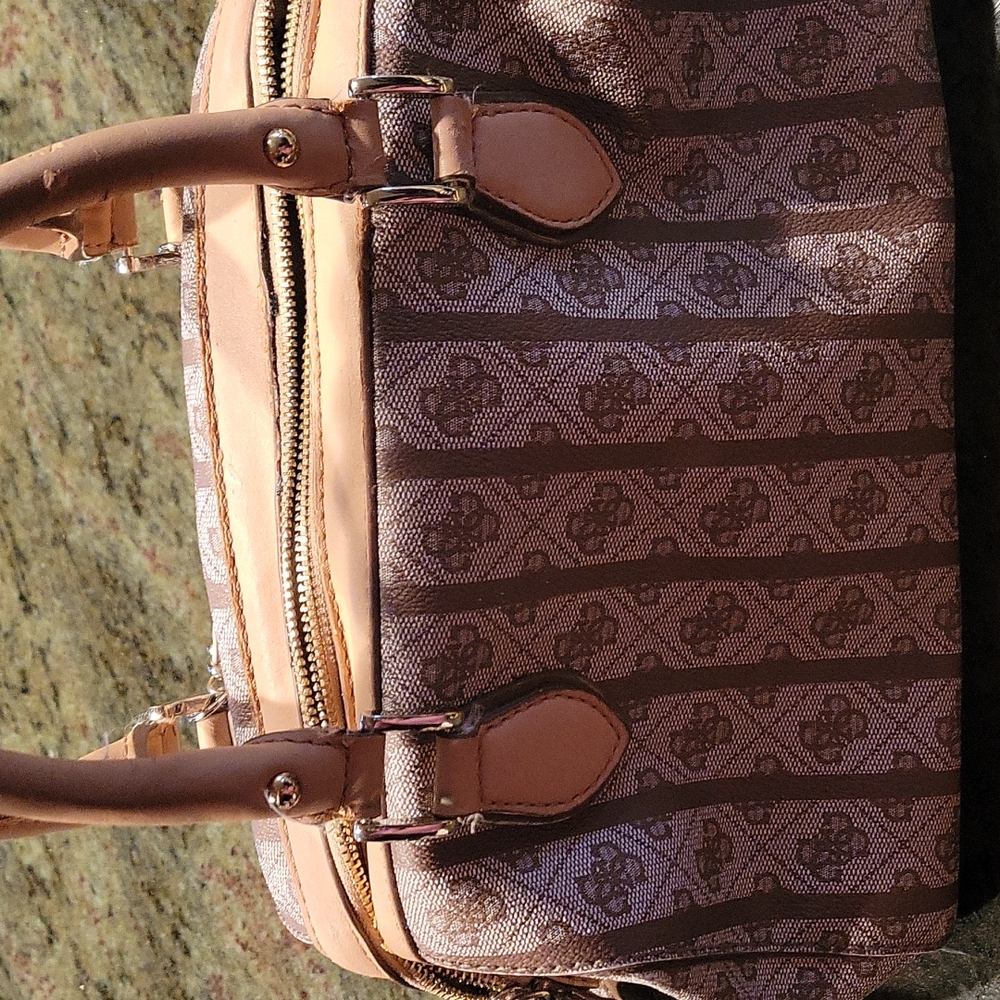 GUESS handbag - Picture 4 of 10